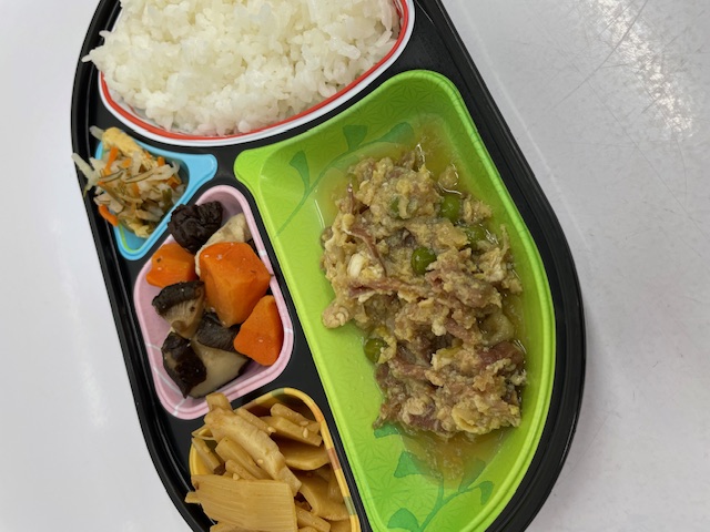 一人暮らしの親を持つあなたへ。安心の食事配達サービス！